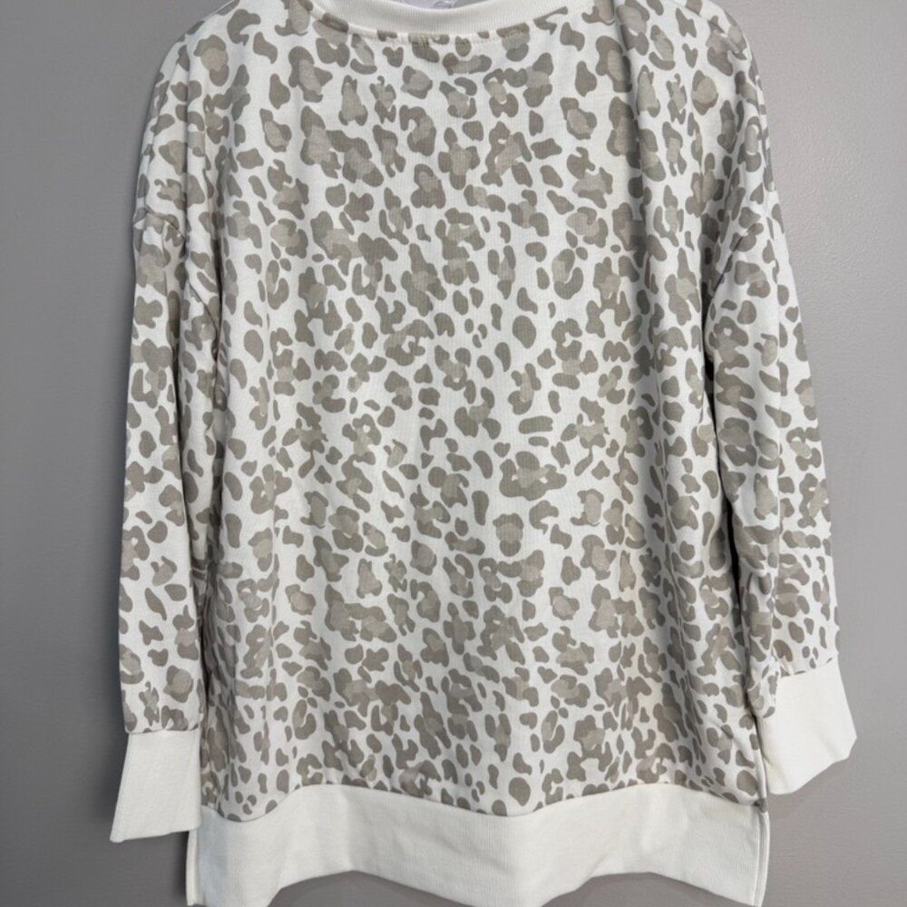 NWT GAMEDAY COUTURE FLORIDA GATORS CHEETAH PRINT CREW NECK SWEATSHIRT | MEDIUM - Picture 3 of 4